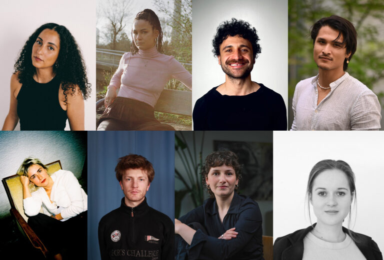 Collage aus acht Porträtaufnahmen von jungen Erwachsenen mit unterschiedlichem Aussehen, verteilt auf zwei Reihen vor neutralen oder natürlichen Hintergründen.