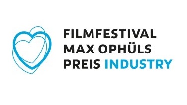 Logo des Filmfestivals Max Ophüls Preis mit zwei ineinander verschlungenen blauen Herzen und dem Schriftzug 'FILMFESTIVAL MAX OPHÜLS PREIS INDUSTRY'.